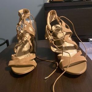 Size 10 Sam Edelman lace up heeled gladiator sandals